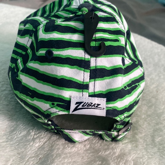๐๐โ47 Hat NFL Seattle Seahawks Zubaz Zebra Stripe Cleanup Hat, Adjustable - Picture 3 of 6